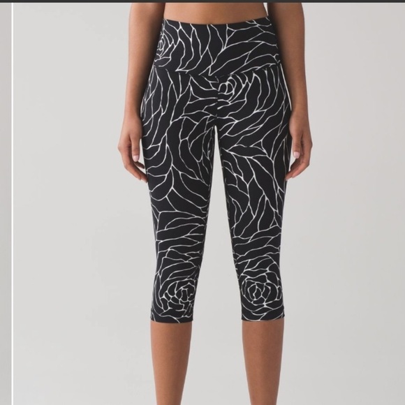 Lululemon Wunder Under Hi-Rise 1/2 Tight Full-On Luxtreme Radiate Rose Alpine - Picture 3 of 13